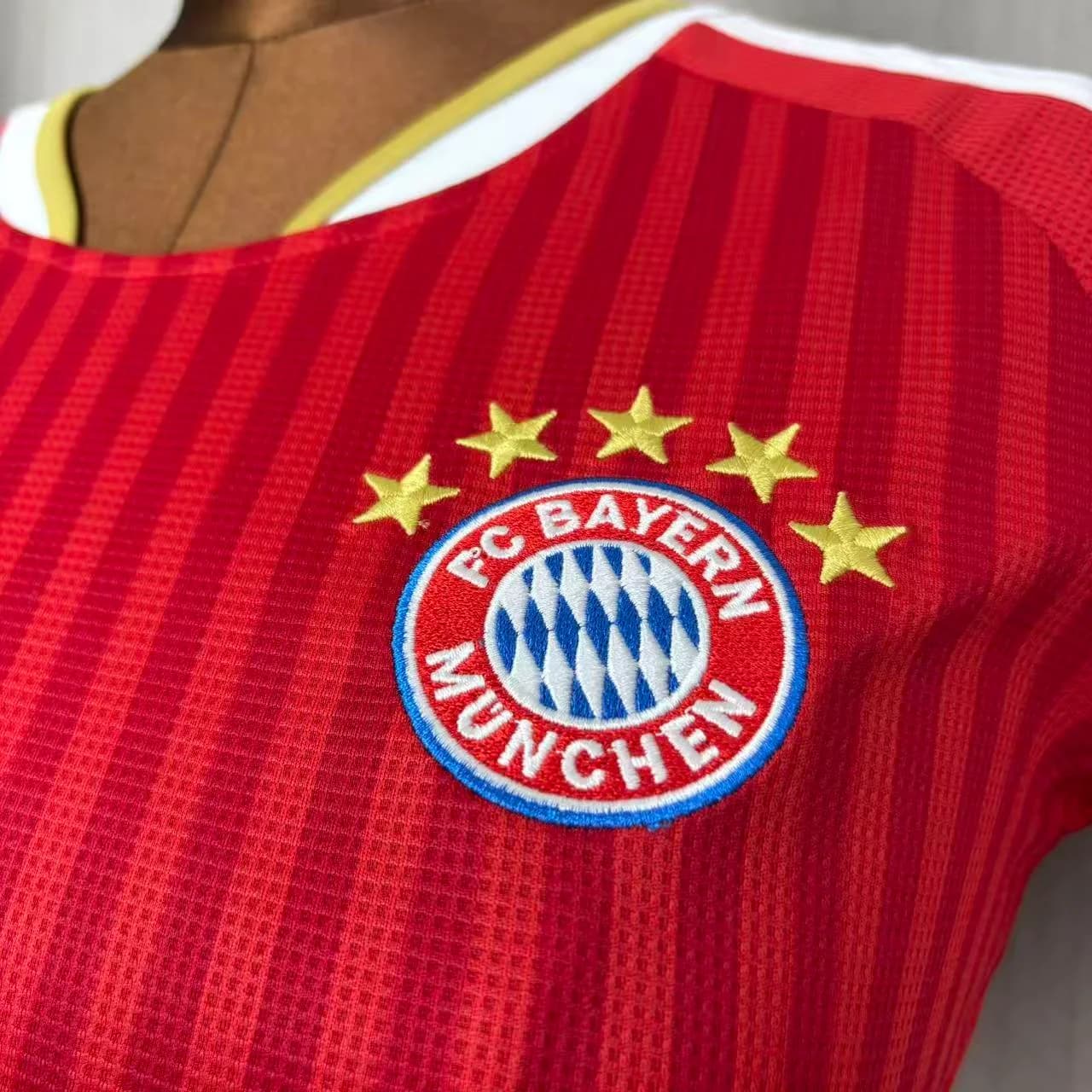 Camisa Bayern München 26/27 Feminina Casa — Bayern München (foto 2)