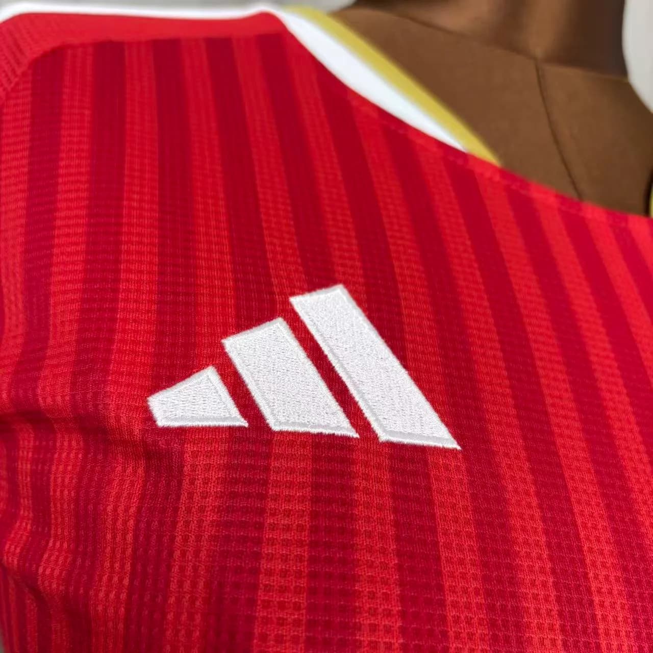 Camisa Bayern München 26/27 Feminina Casa — Bayern München (foto 3)