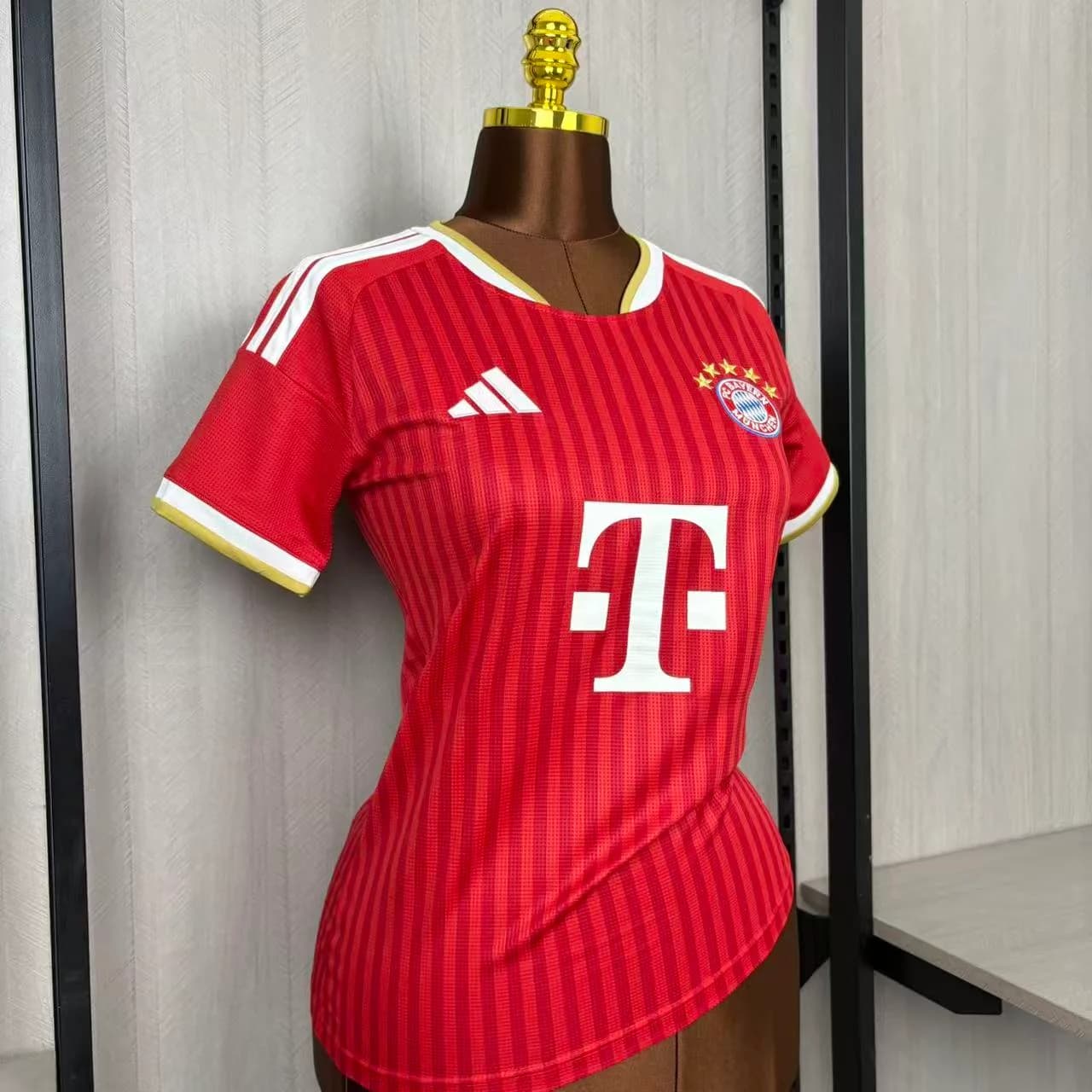 Camisa Bayern München 26/27 Feminina Casa — Bayern München (foto 4)