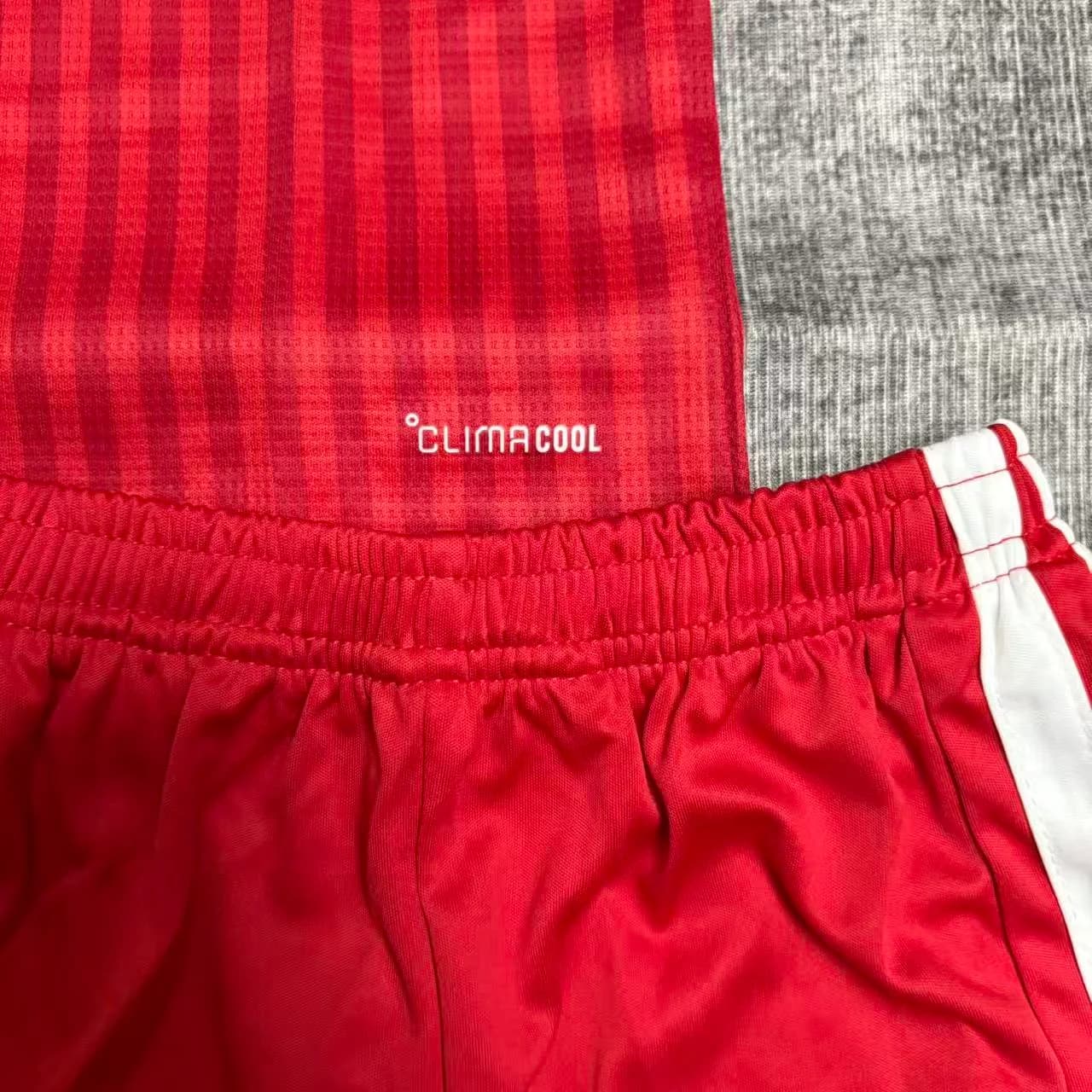 Kit Infantil Bayern München 26/27 Casa — Bayern München (foto 3)