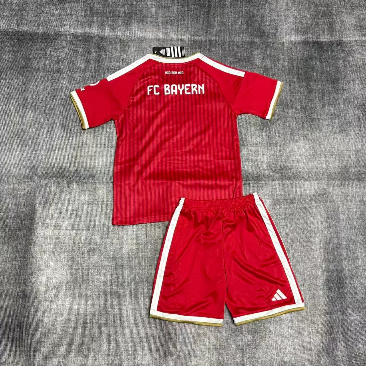 Kit Infantil Bayern München 26/27 Casa — Bayern München (foto 4)