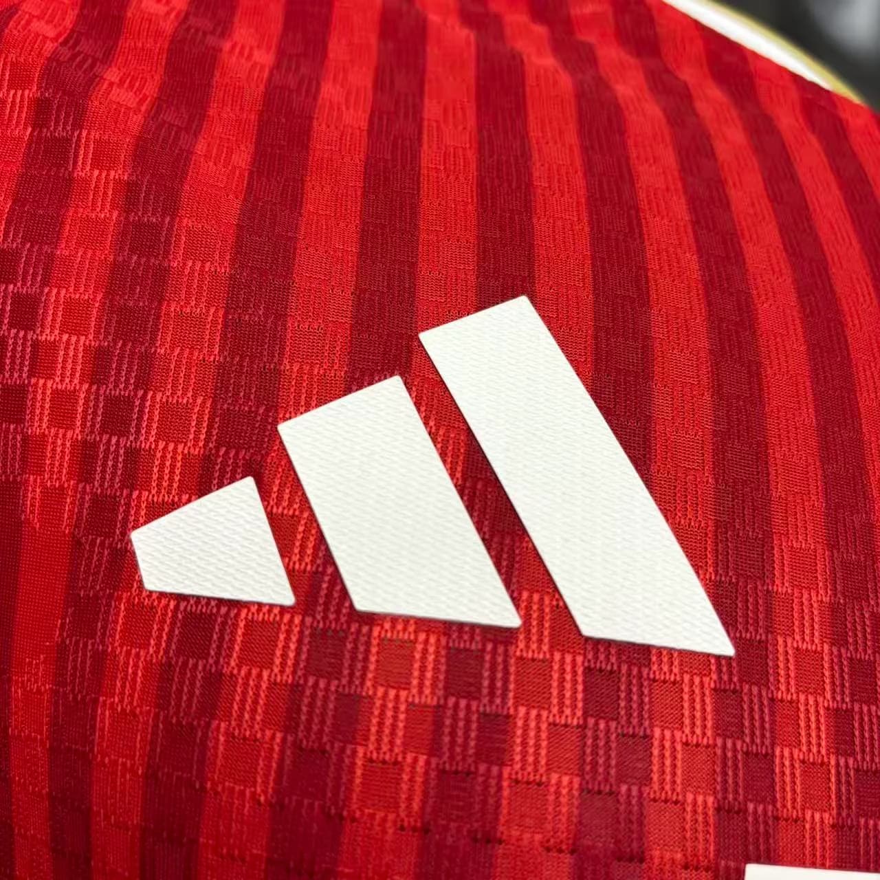 Camisa Bayern München 26/27 Jogador Casa — Bayern München (foto 3)