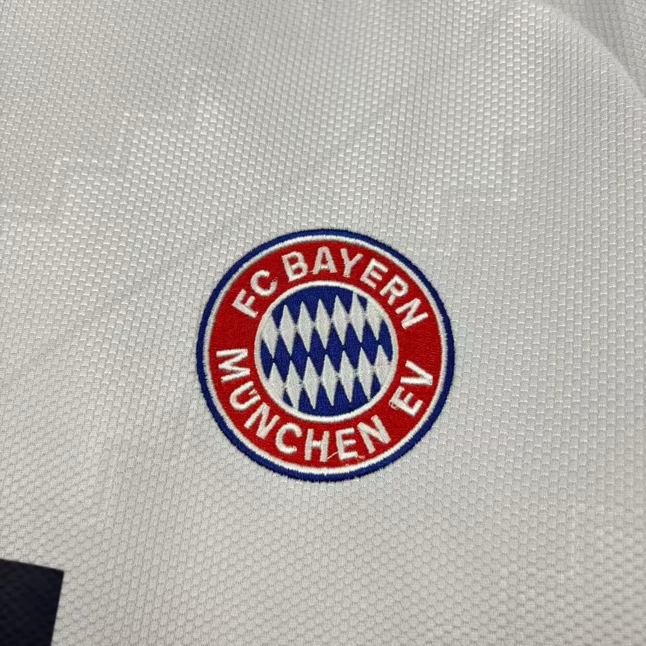 Camisa Bayern München 26/27 Torcedor Fora — Bayern München (foto 2)