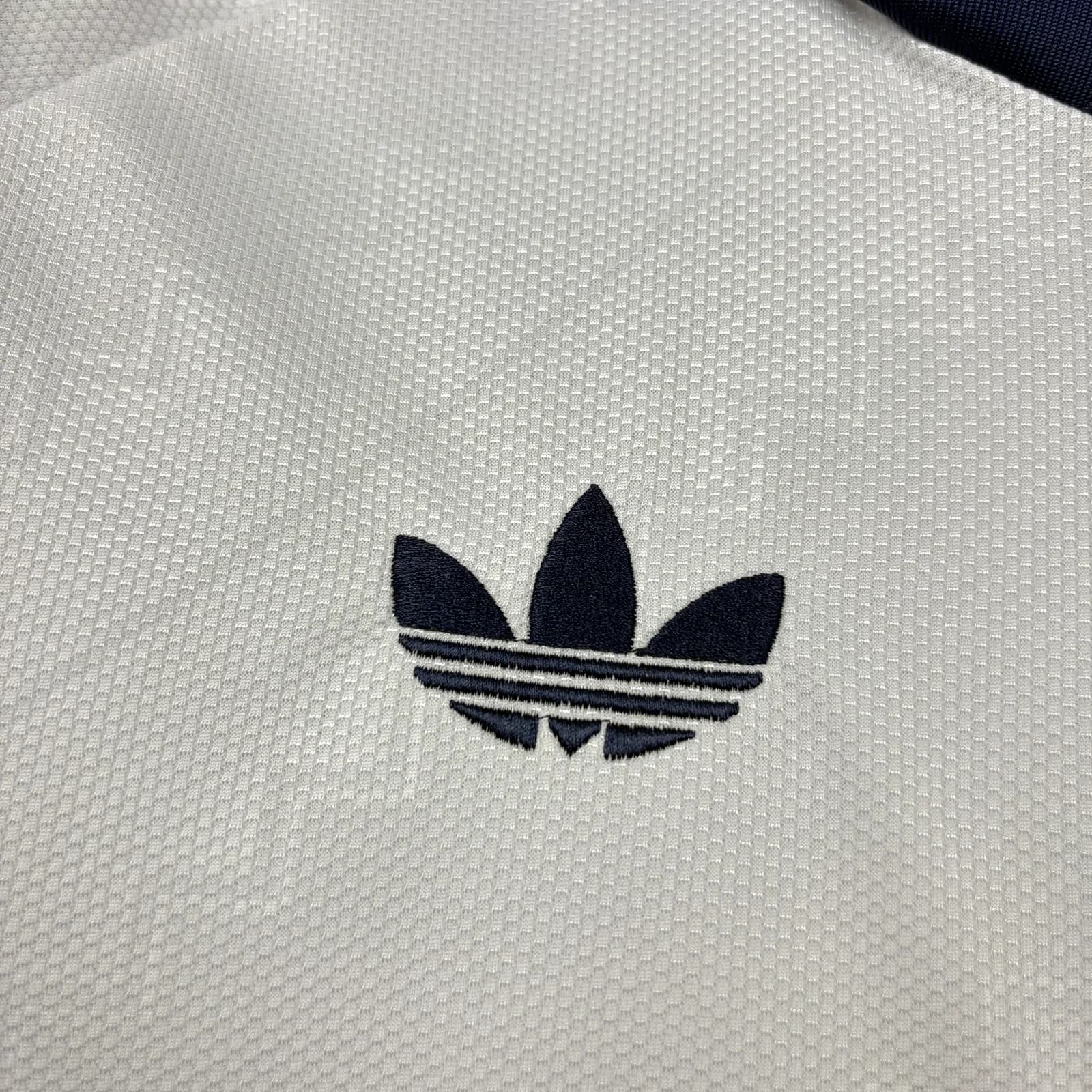 Camisa Bayern München 26/27 Torcedor Fora — Bayern München (foto 3)