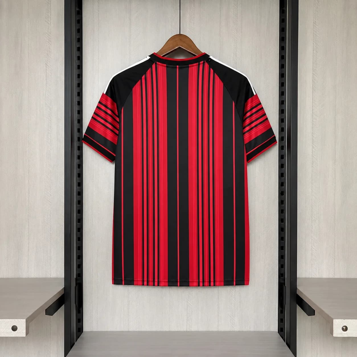 Camisa Eintracht Frankfurt 26/27 Torcedor Casa — Eintracht Frankfurt (foto 5)