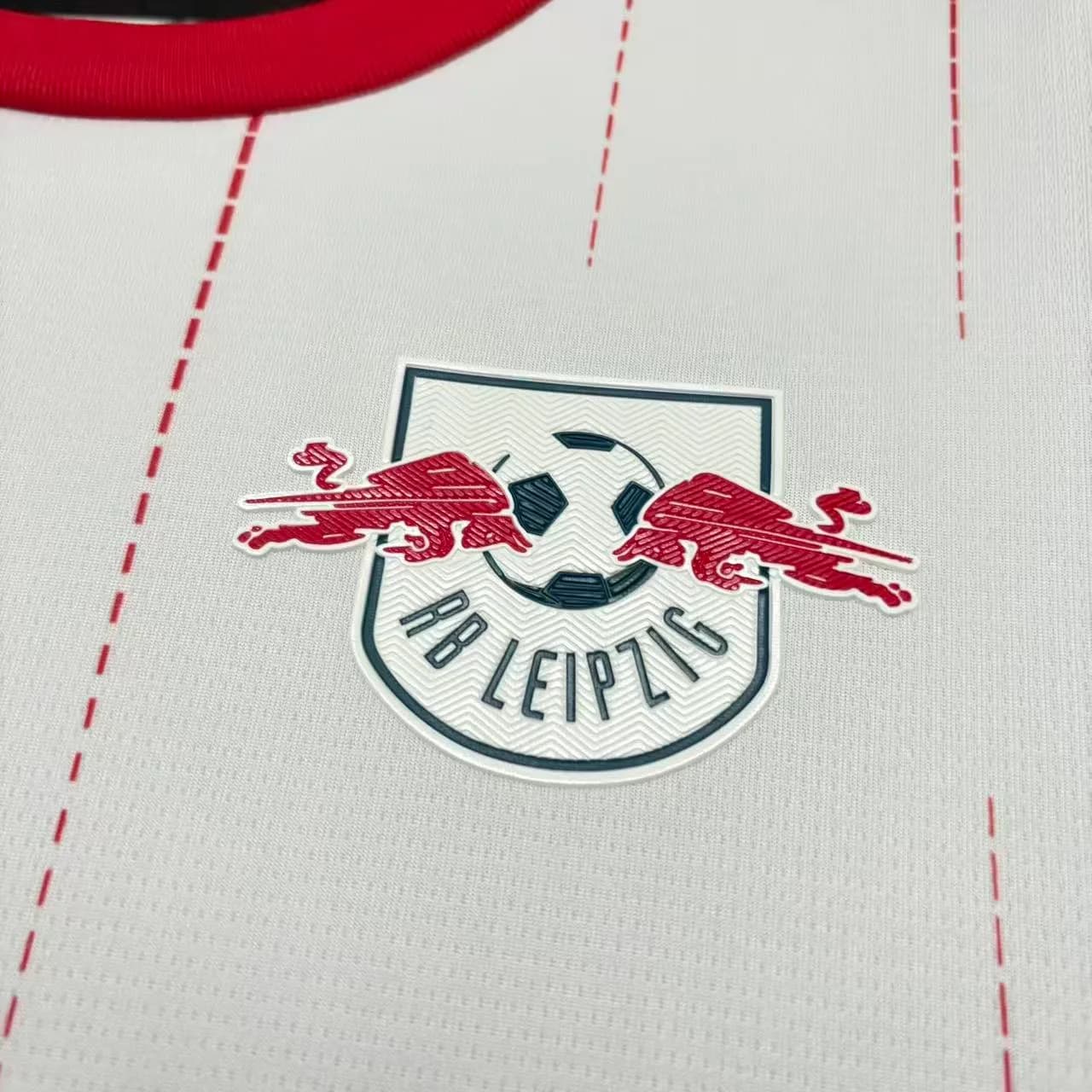 Camisa RB Leipzig 26/27 Torcedor Casa — RB Leipzig (foto 2)