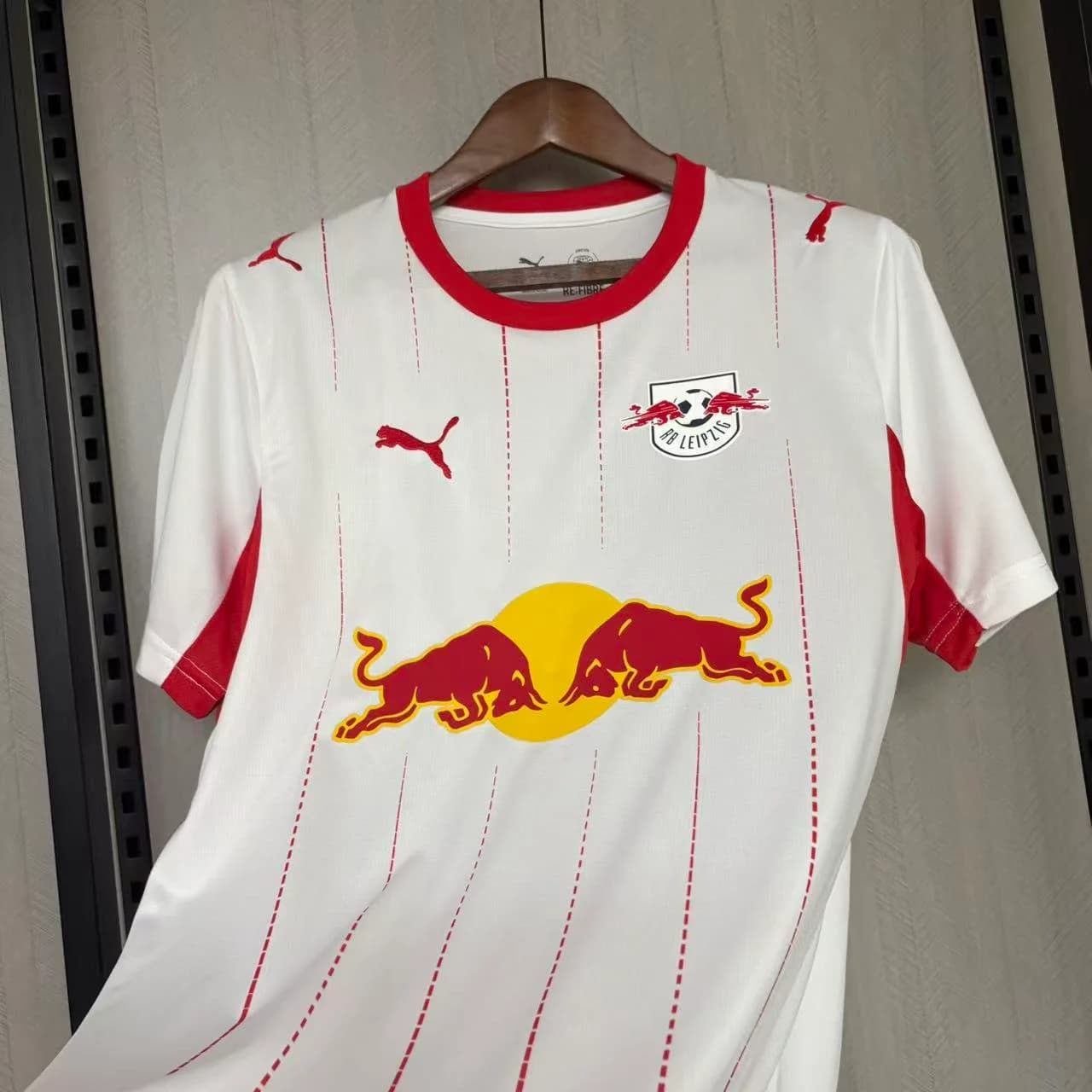 Camisa RB Leipzig 26/27 Torcedor Casa — RB Leipzig (foto 4)