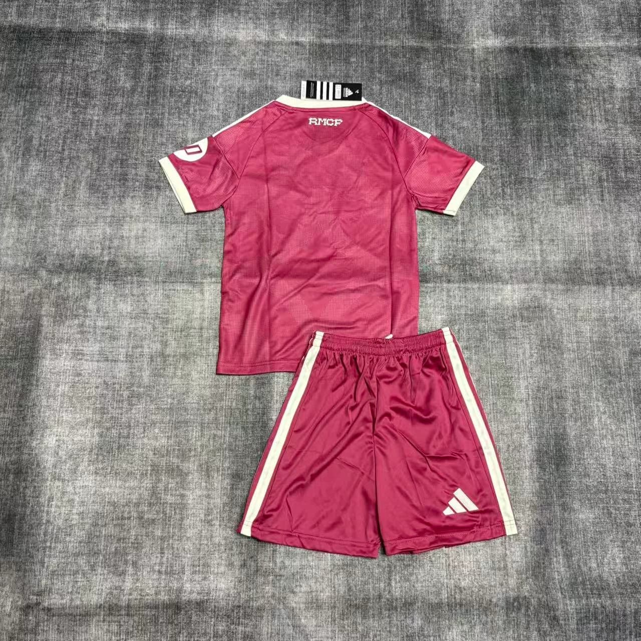 Kit Infantil Real Madrid 26/27 III — Real Madrid (foto 4)
