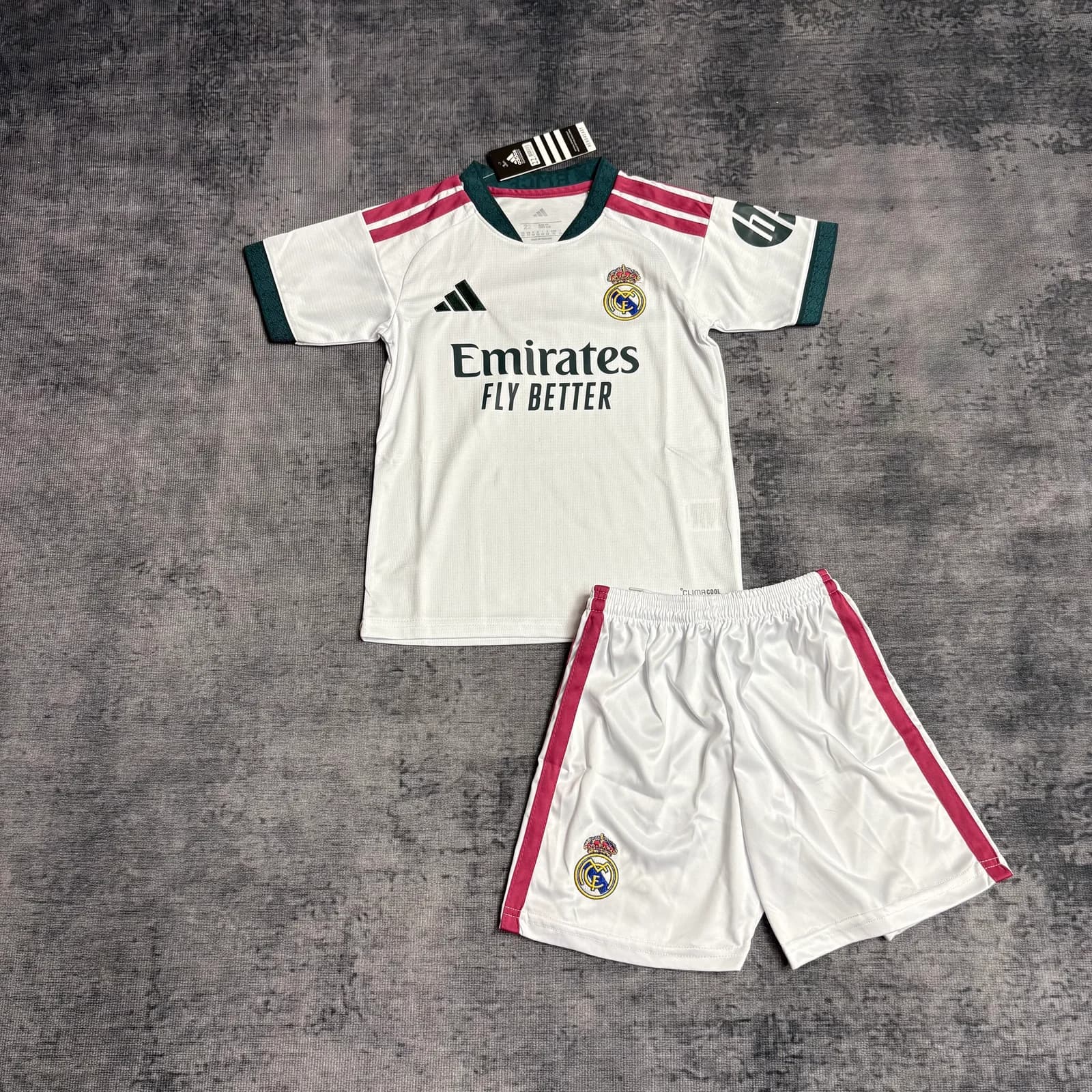 Kit Infantil Real Madrid 26/27 Casa — Real Madrid