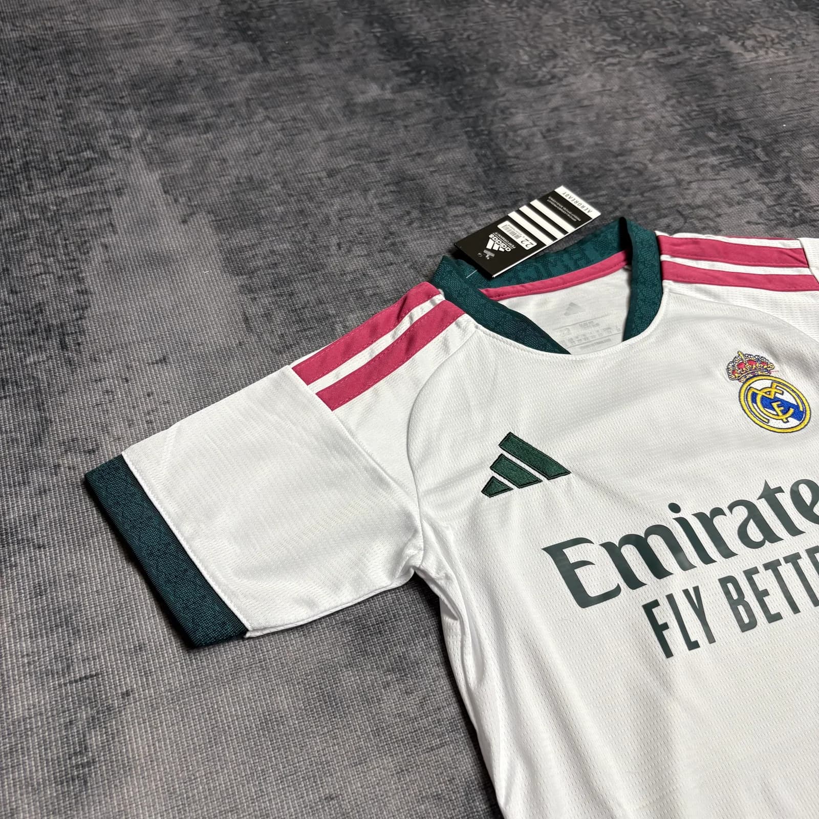 Kit Infantil Real Madrid 26/27 Casa — Real Madrid (foto 2)