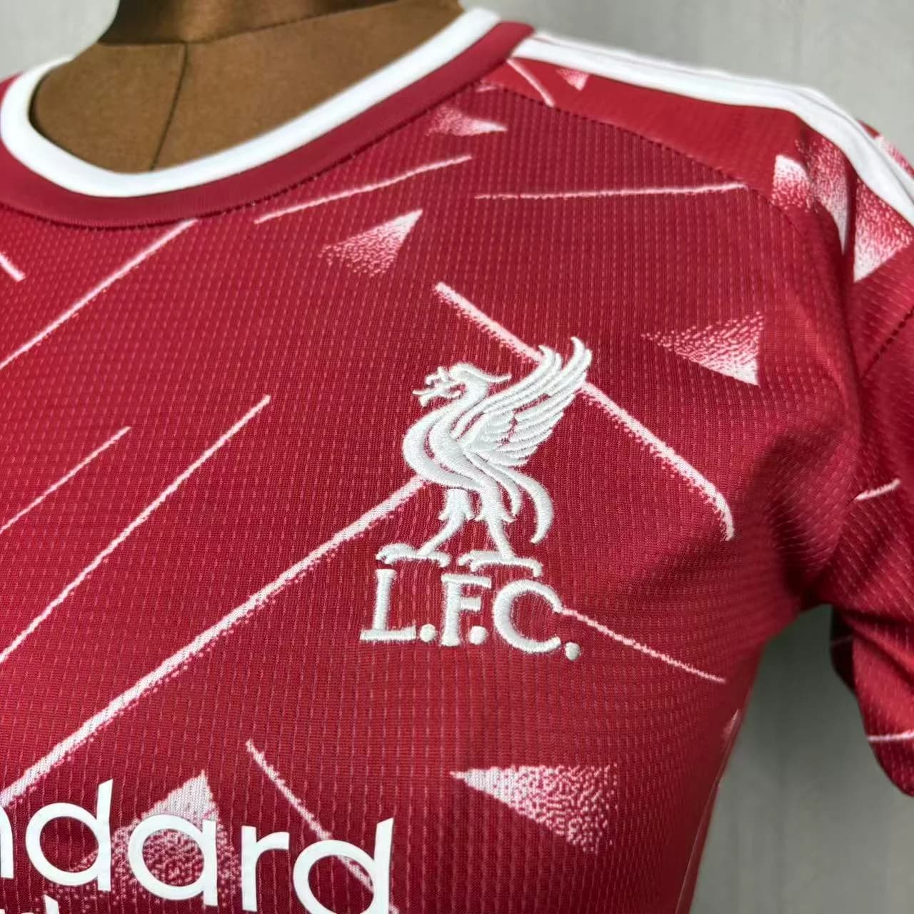 Camisa Liverpool 26/27 Feminina Casa — Liverpool (foto 2)