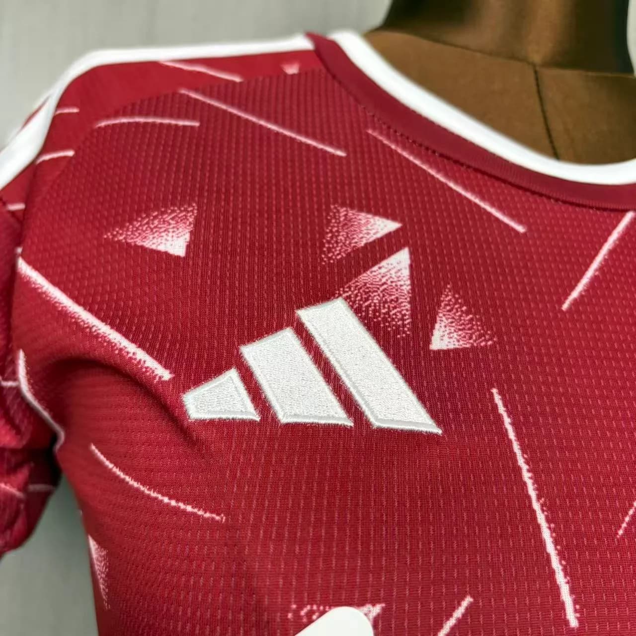 Camisa Liverpool 26/27 Feminina Casa — Liverpool (foto 3)