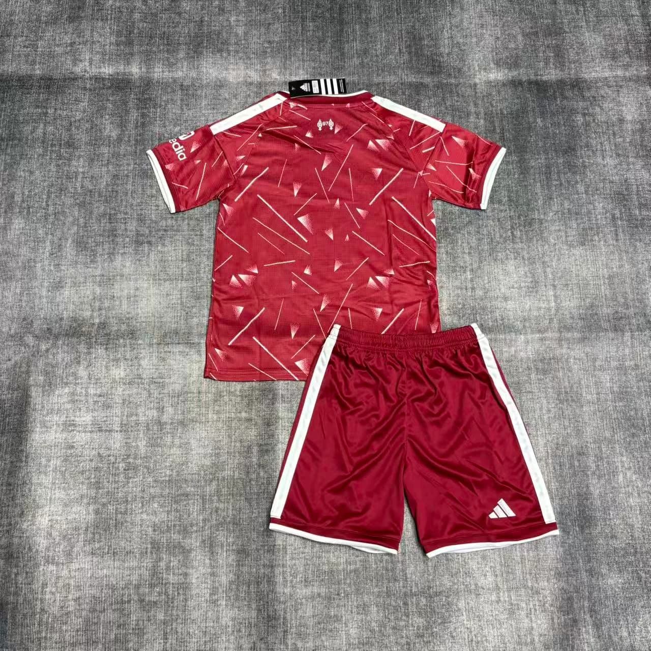 Kit Infantil Liverpool 26/27 Casa — Liverpool (foto 4)