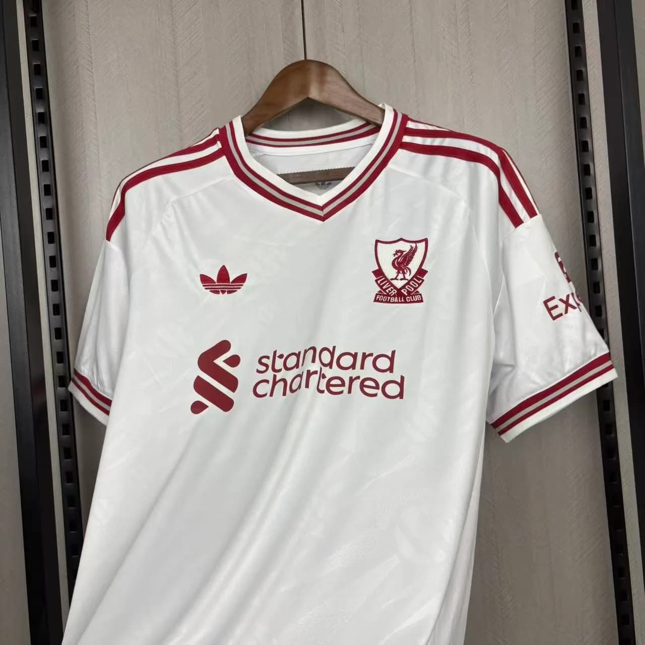 Camisa Liverpool 26/27 Torcedor Fora — Liverpool (foto 4)