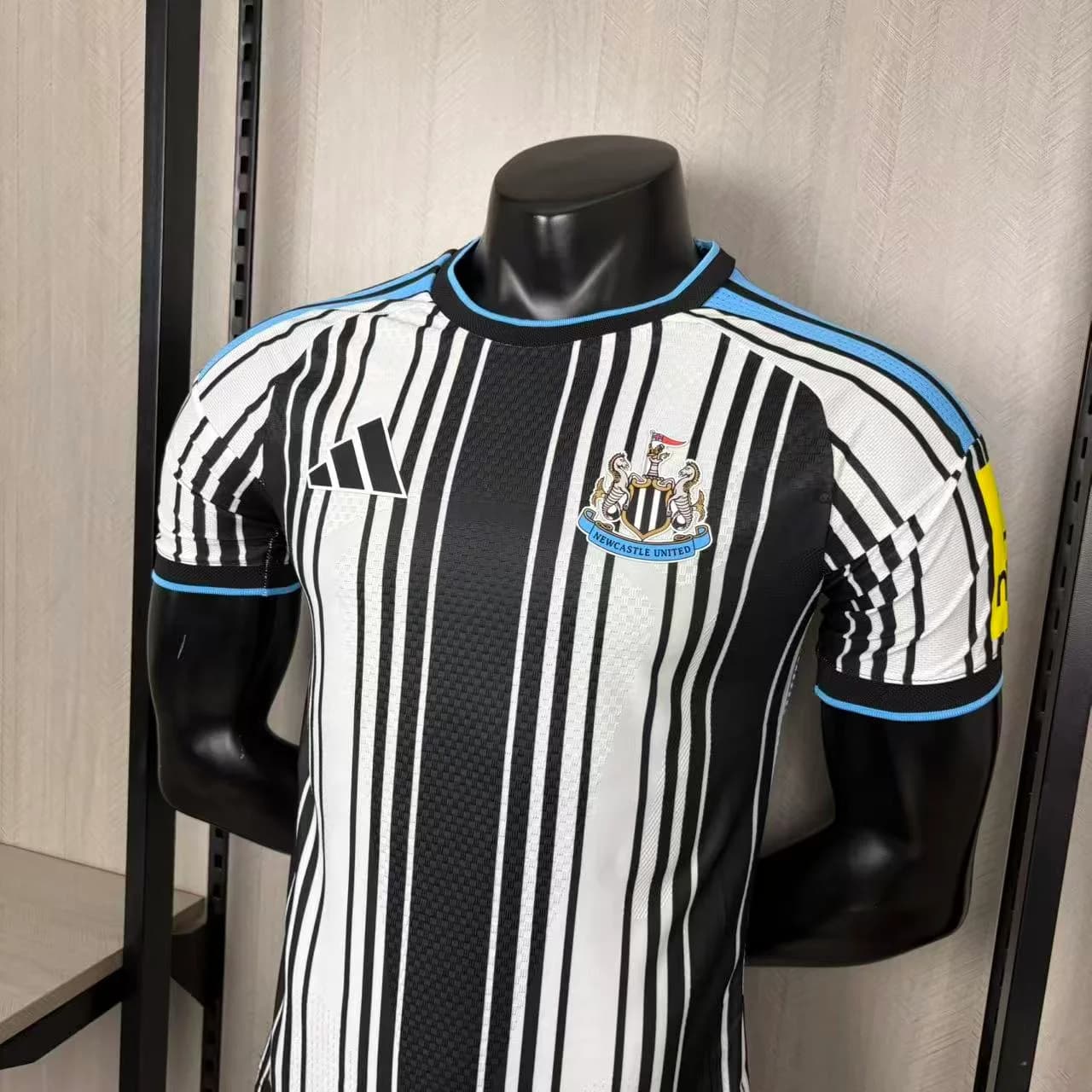 Camisa Newcastle 26/27 Jogador Casa — Newcastle (foto 4)