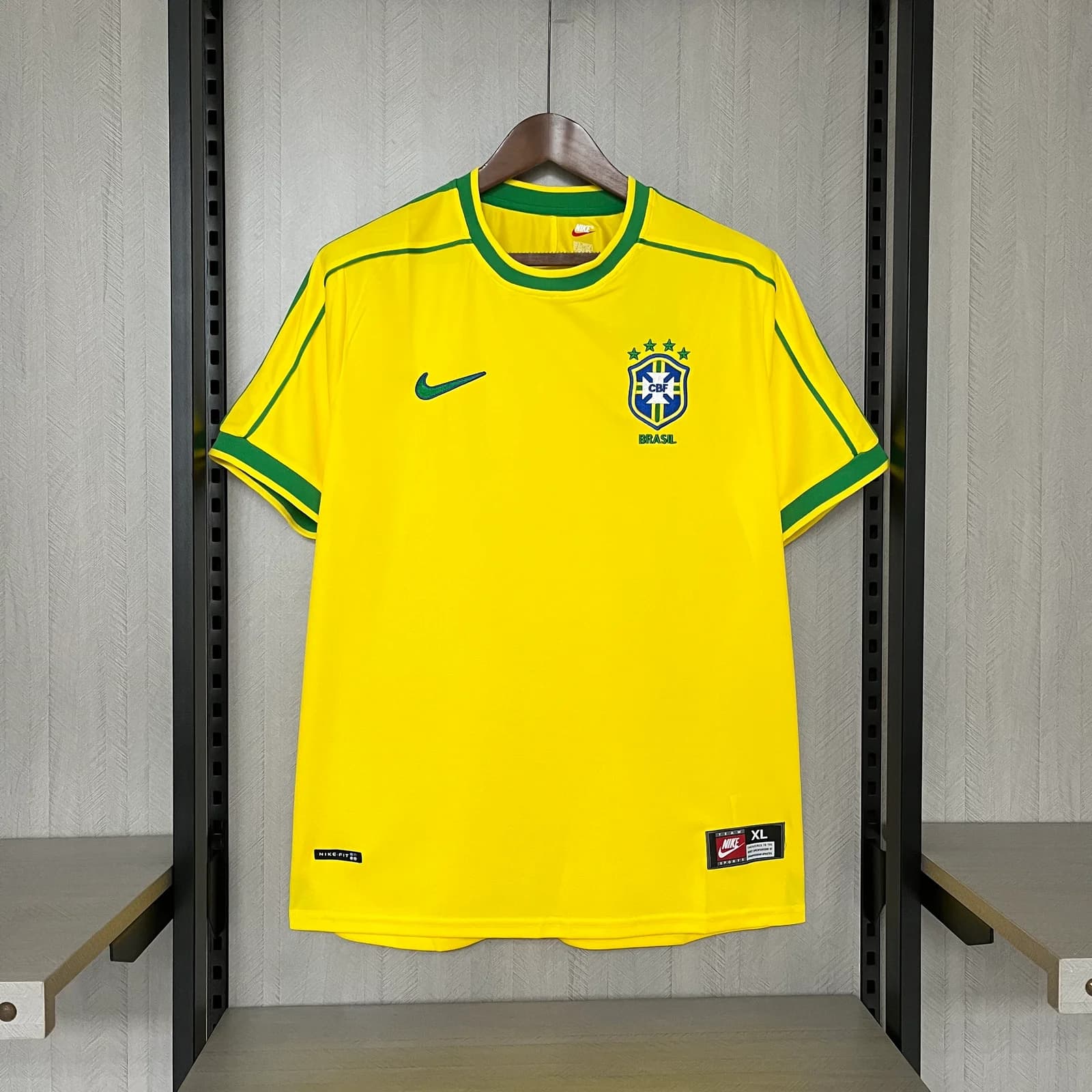 Camisa Brasil Retrô — Brasil