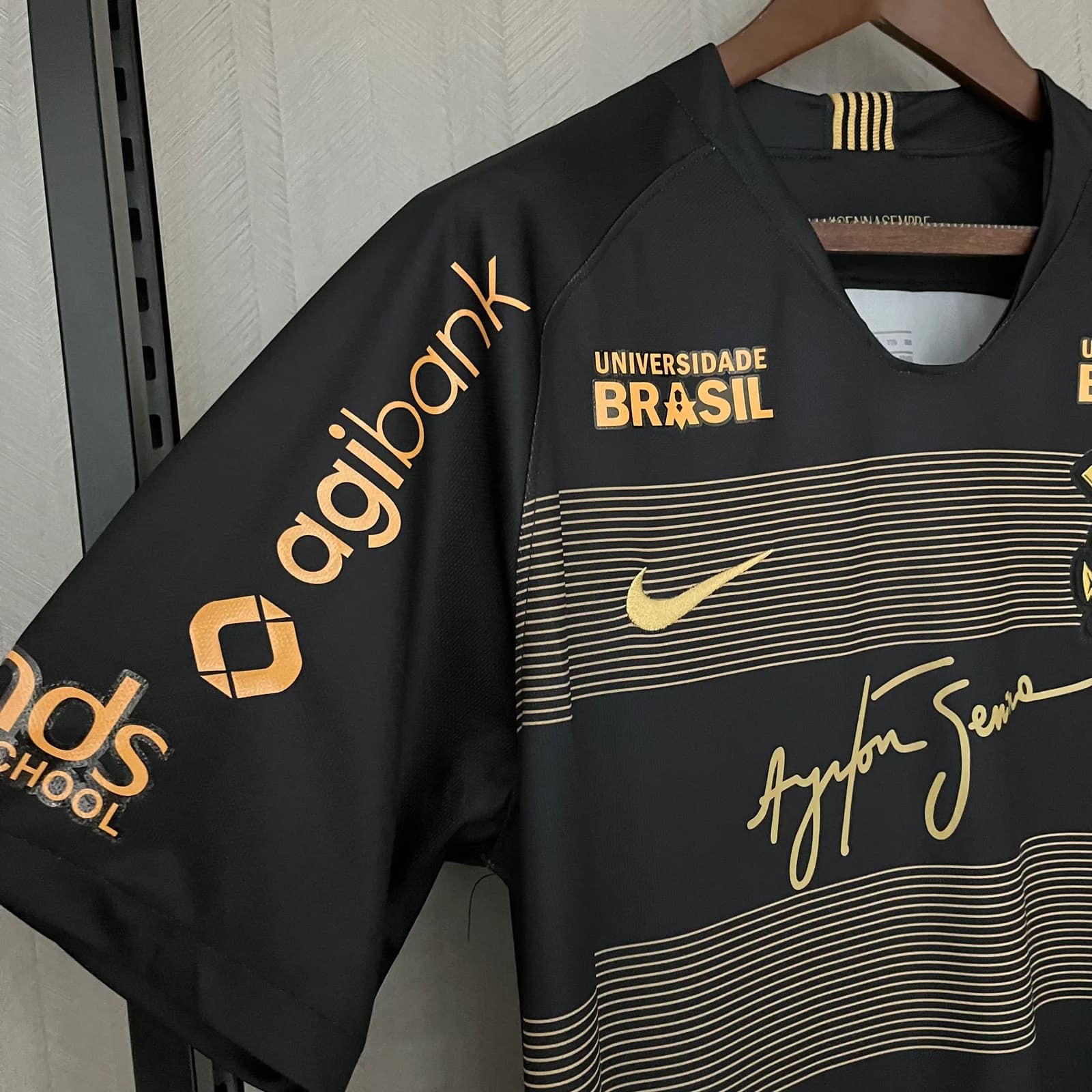 Camisa Corinthians Retrô Modelo B — Corinthians (foto 2)