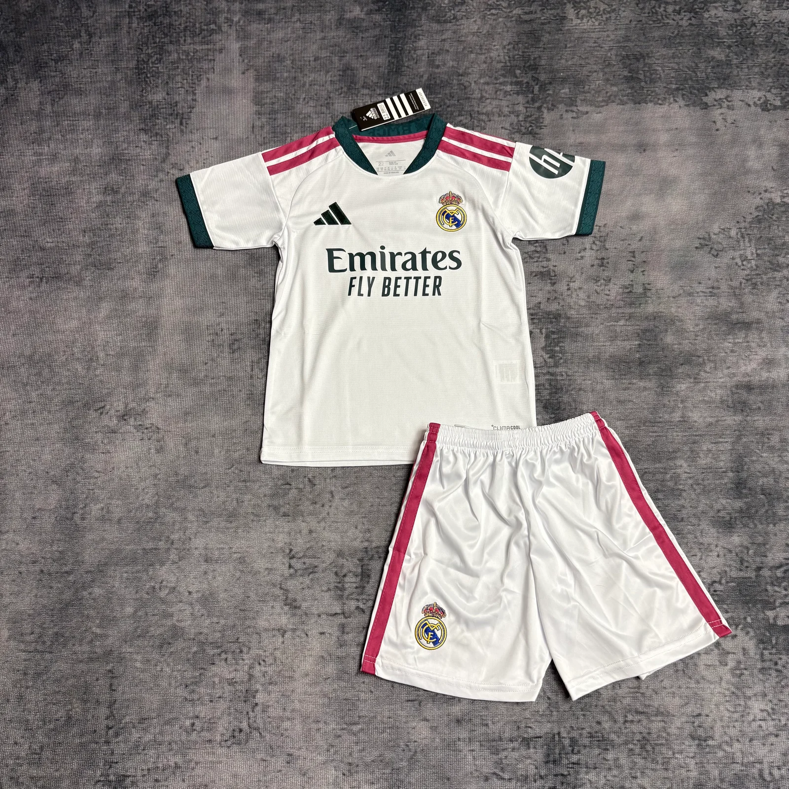 Kit Infantil Real Madrid 26/27 Casa — Real Madrid